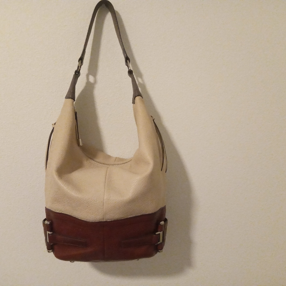 B Markowsky Soft Cream & Brown Leather Bucket Style Shoulder Bag